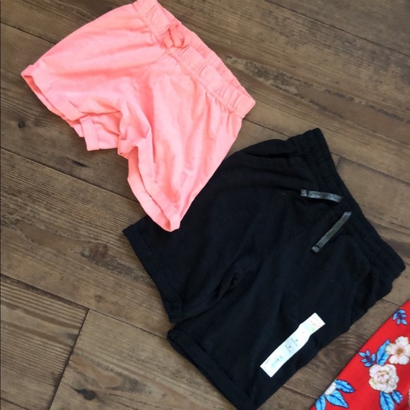 Three items girls great condition preowned - Picture 6 of 9